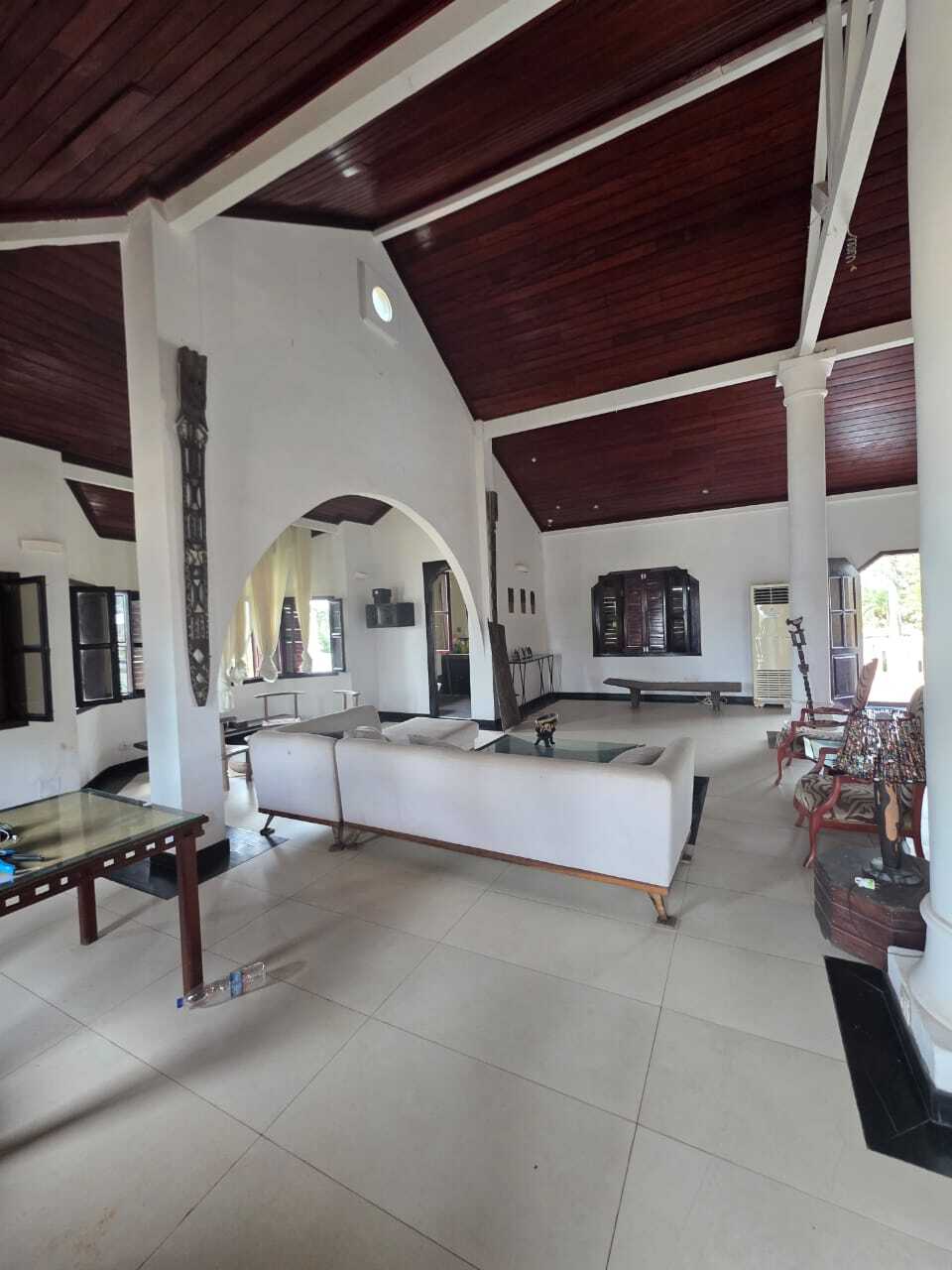 2e salon villa bassam 2400 m2