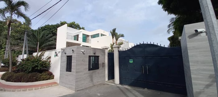 Villa triplexe à louer à Marcory résidentiel image