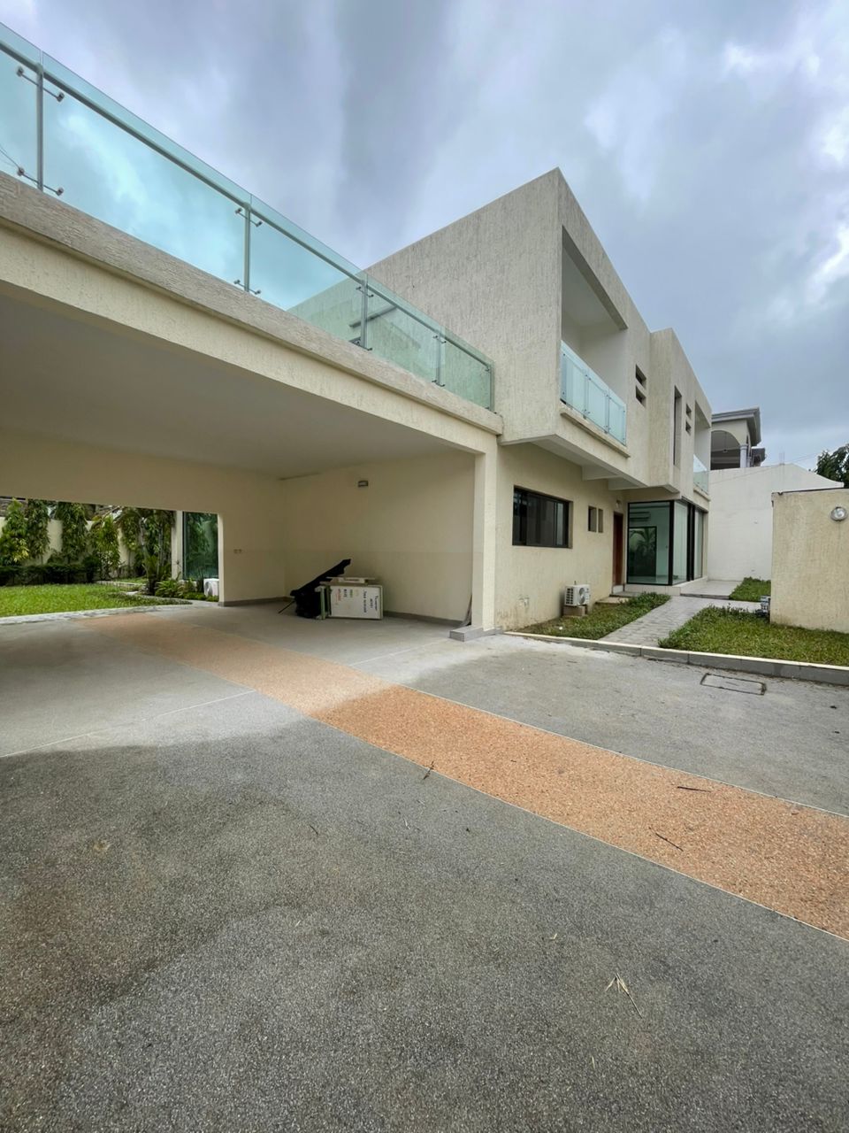 Façade villa mbadon