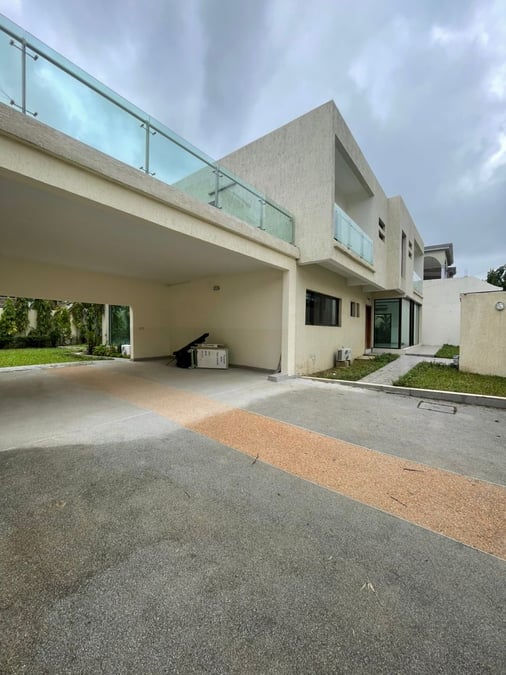 Villa duplex de 6 pièces située à M'badon à vendre — Mbadon, Cocody (photo 1)