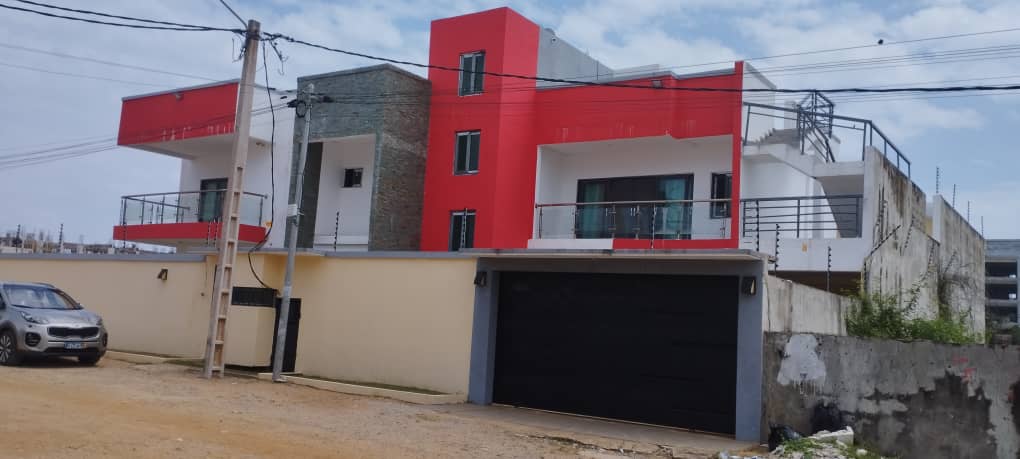 Villa bâtie sur 500 m2 à la vente située à Grand Bassam — Bassam ancien, Grand-Bassam (photo 1)