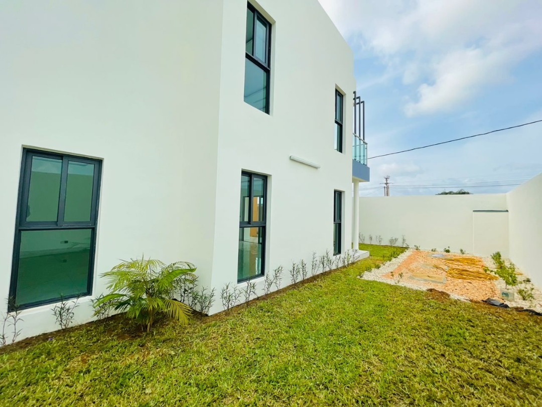 Jardin 2 villa bingerville habiba