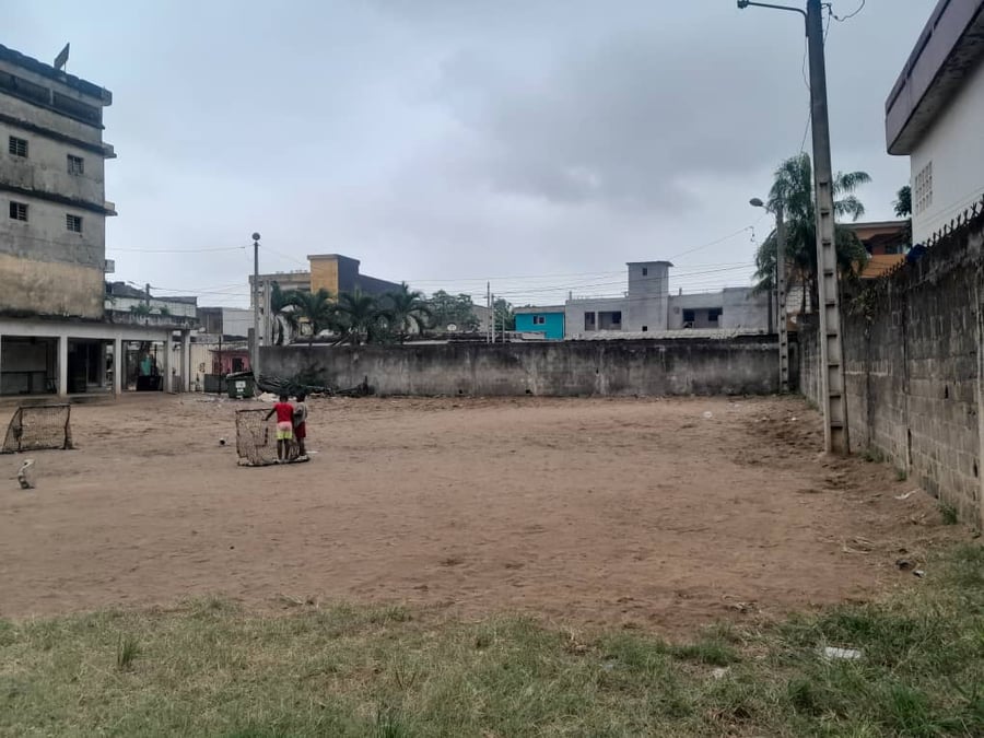terrain de 1354 m2 situé au Dokui à vendre — (photo 1)