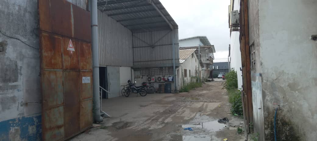 Entrepot de 2666 m2 à la vente en zone 3 — Marcory Zone 3, Marcory (photo 1)