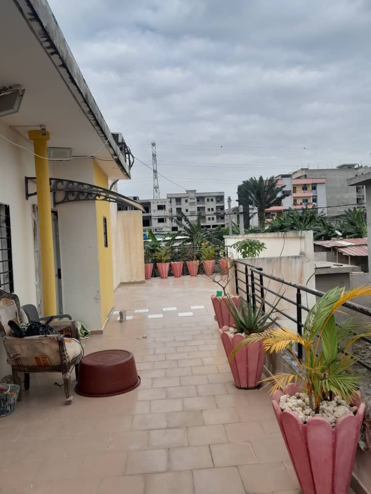 Terrasse Angré Bessikoi