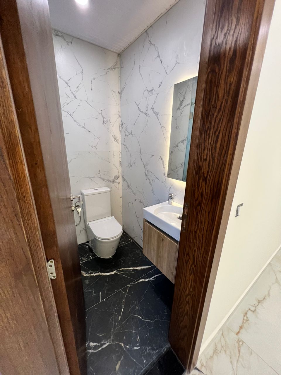 Toilette visiteur marcory résidentiel