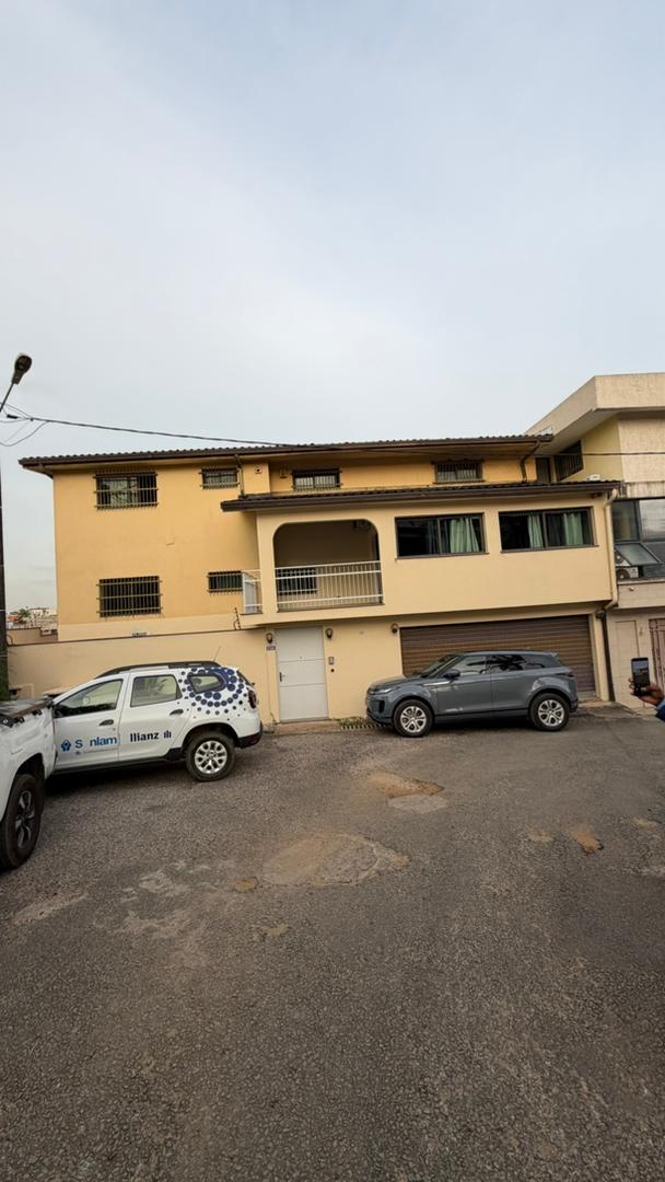 Villa disponible à la location à Angré image