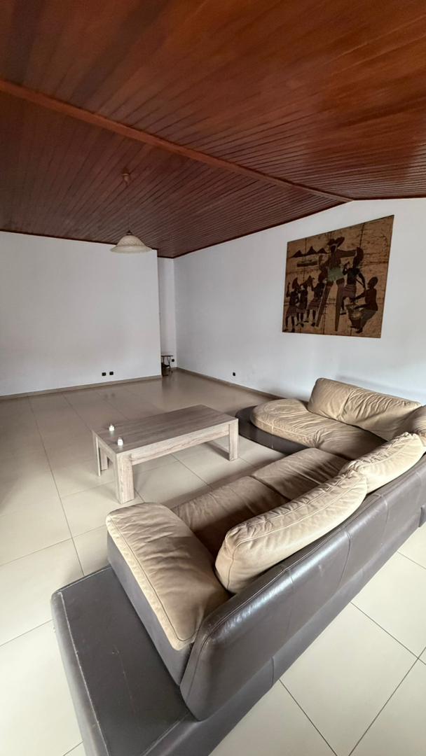 Villa Angré 9e tranche salon 4