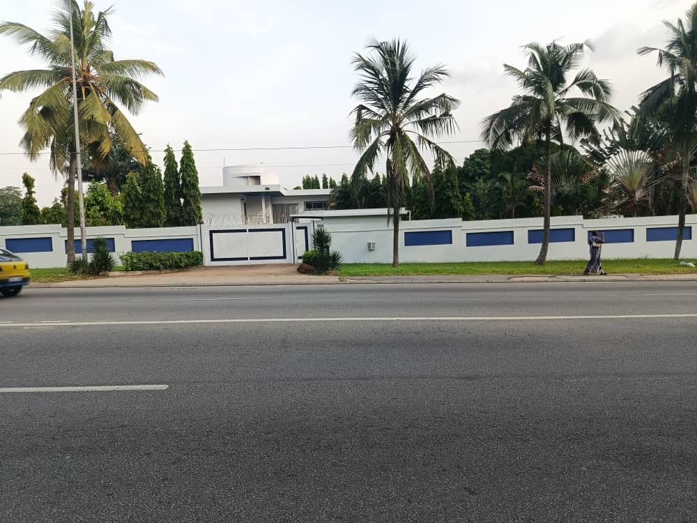 Villa façade golf 2