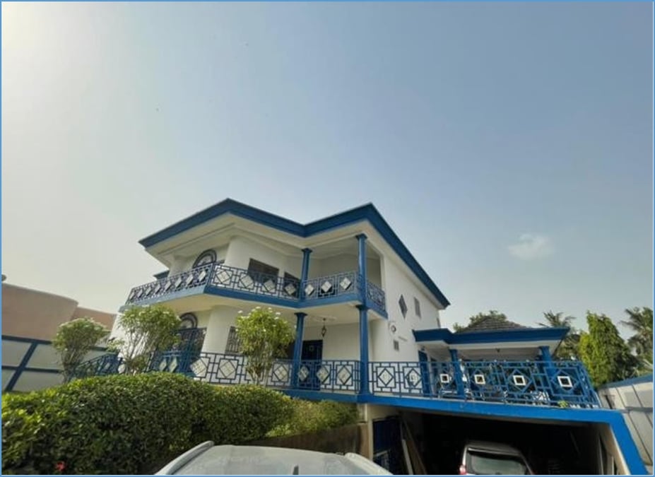 à vendre à Abidjan — (photo 1)