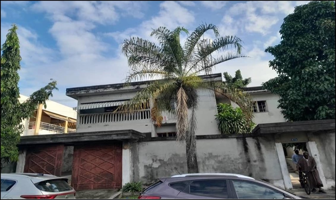 Villa à vendre — (photo 1)