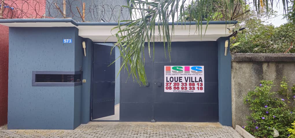 Villa Duplex à louer — , Cocody (photo 1)