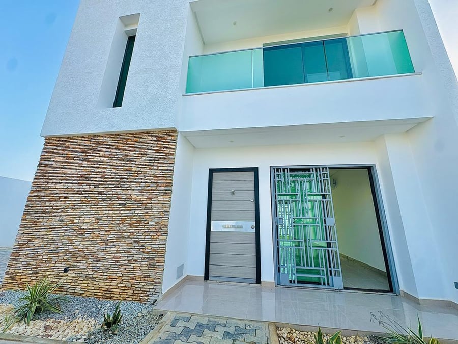 Villa Duplex à vendre à Bingerville — Centre (Bingerville), Bingerville (photo 1)