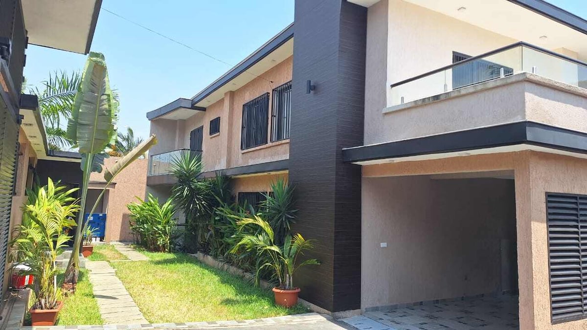 Résidence Sithem à louer à Abidjan — , Cocody (photo 1)
