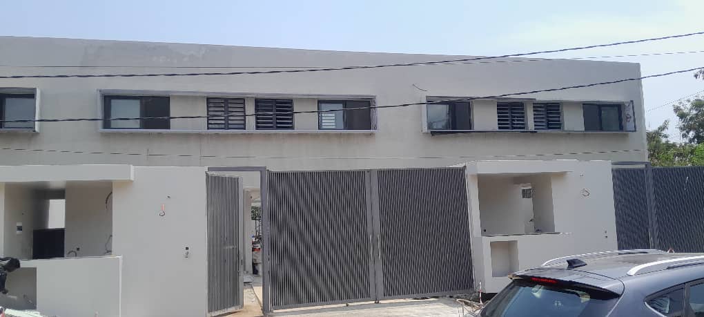 Villa Duplex à louer à Abidjan — Riviera, Cocody (photo 1)