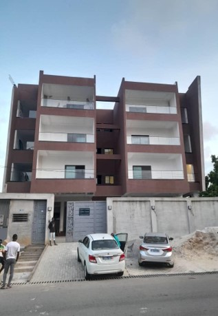 à vendre à Abidjan — (photo 1)