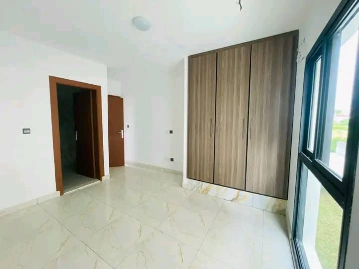 chambre villa bingerville habiba