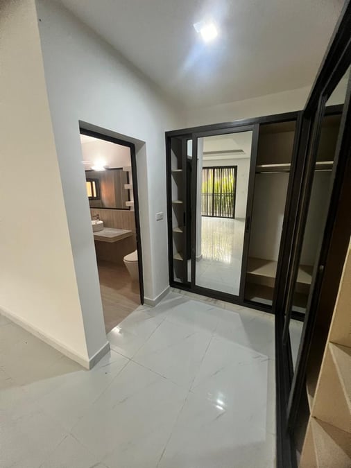 Résidence Sithem à louer à Abidjan — , Cocody (photo 10)