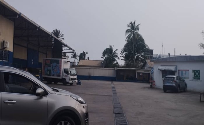 Entrepôt disponible à la location en zone 3 image