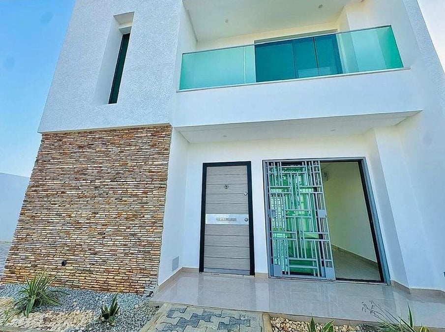 Villa Duplex à vendre à Bingerville — Centre (Bingerville), Bingerville (photo 1)