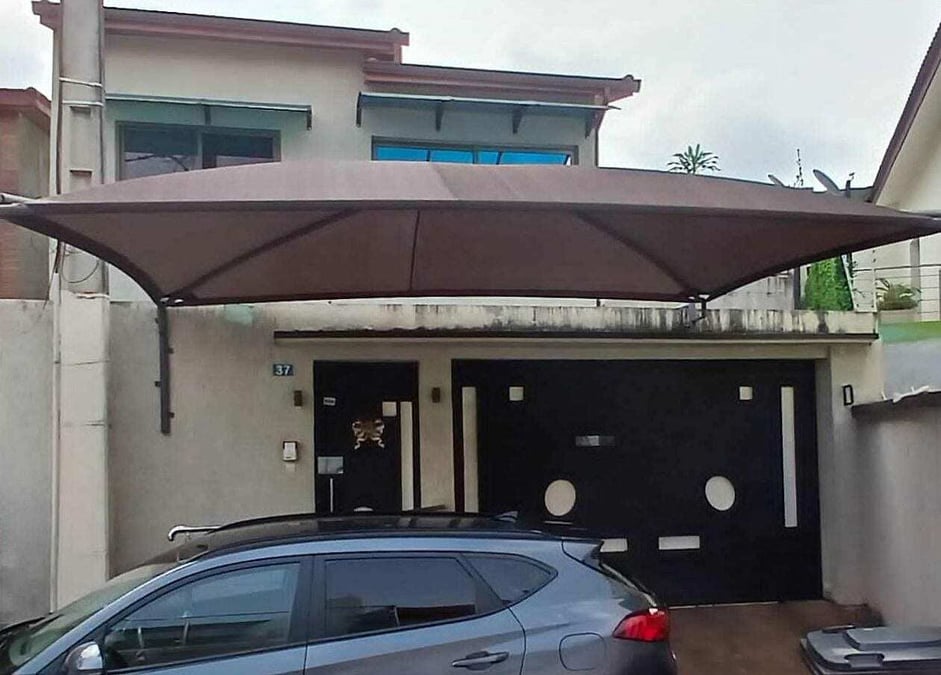 Villa duplex à vendre à Abidjan — Angré, Cocody (photo 1)