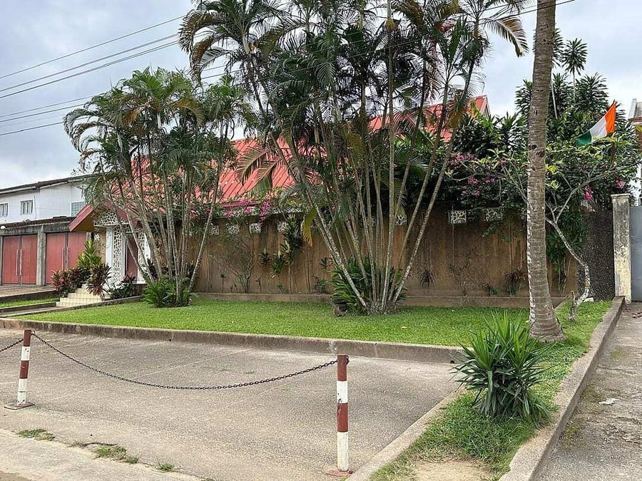 à vendre à Abidjan — Angré, Cocody (photo 1)
