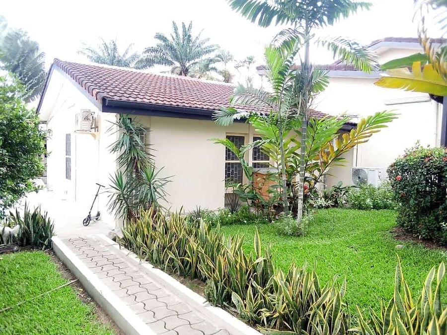 Villa à vendre à Abidjan — , Cocody (photo 2)