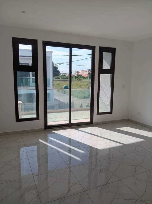 Villa de haut standing de 5 pièces disponible à la location — (photo 6)