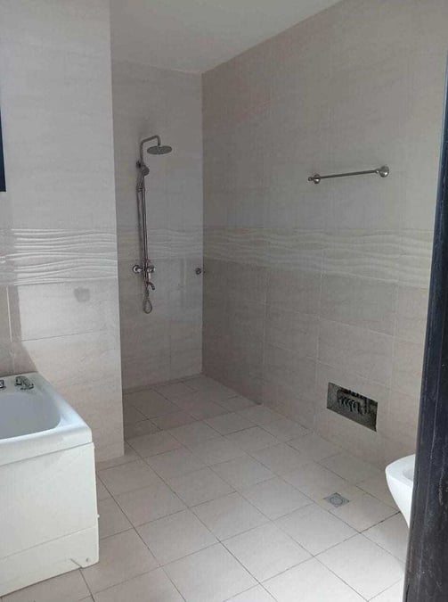Villa de haut standing de 5 pièces disponible à la location — (photo 7)