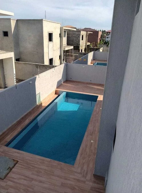 Villa de haut standing de 5 pièces disponible à la location — (photo 9)
