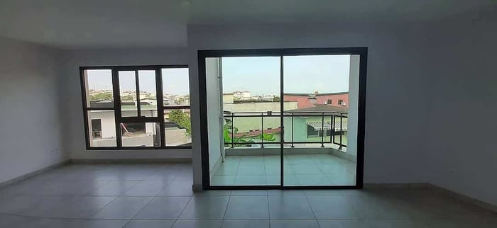 Bien immobilier à louer — Riviera, Cocody