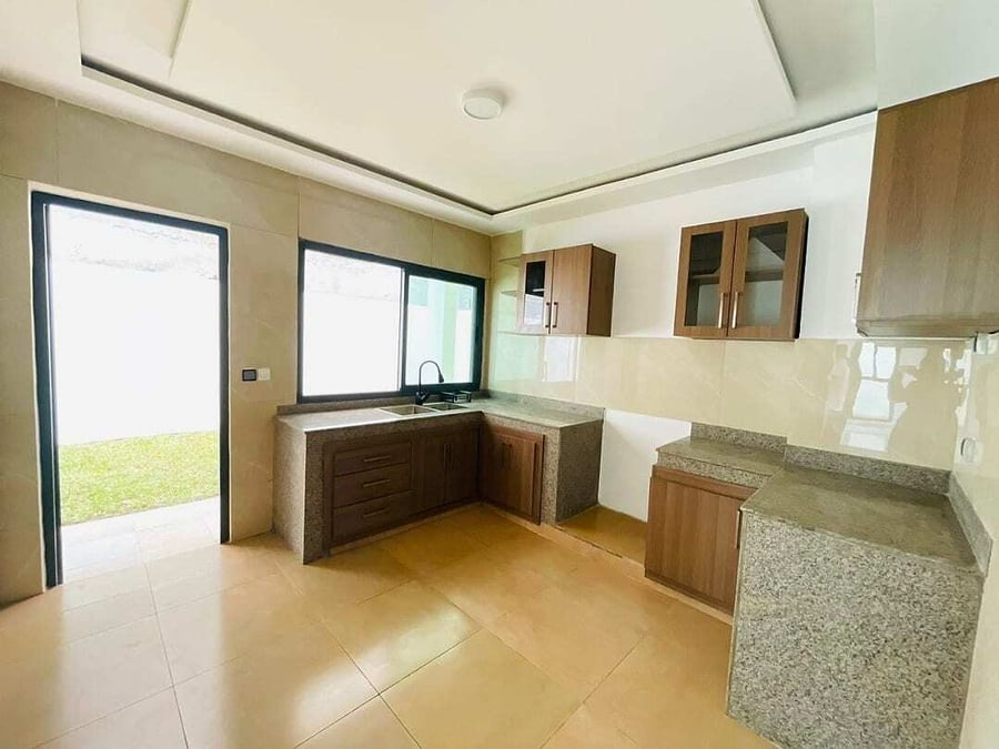 Villa duplex de 5 pièces à la vente à Bingerville — Centre (Bingerville), Bingerville (photo 7)