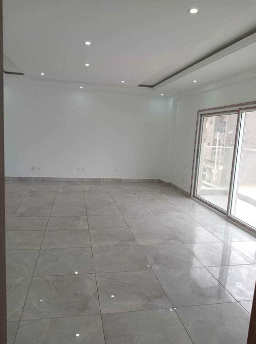 Appartement et bureaux à louer — Angré CHU, Cocody (photo 3)