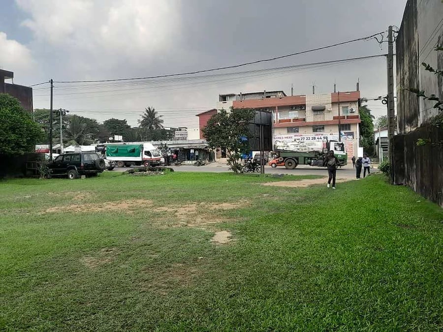 à vendre à Abidjan — , Plateau (photo 1)