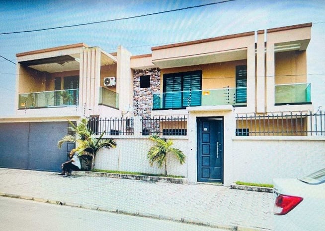 Bien immobilier à vendre — Centre (Bingerville), Bingerville