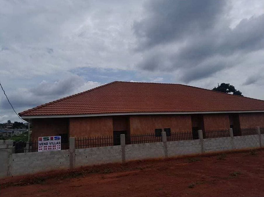 Villa à vendre à Yamoussoukro — Centre (Yamoussoukro), Yamoussoukro (photo 1)