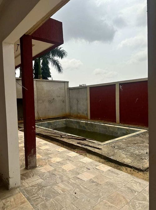 Villa duplex à la vente à Bingerville — Centre (Bingerville), Bingerville (photo 5)