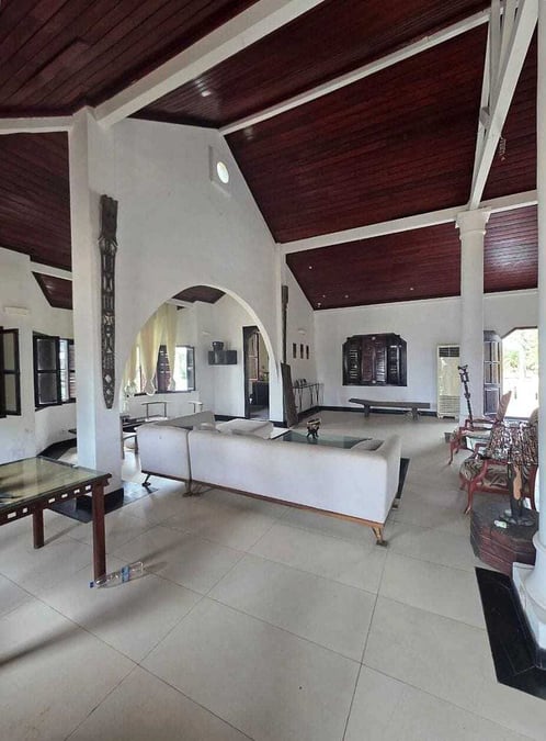 Villa de haut standing disponible à la vente à Bassam — Bassam ancien, Grand-Bassam (photo 2)