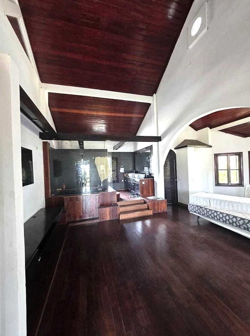 Villa de haut standing disponible à la vente à Bassam — Bassam ancien, Grand-Bassam (photo 4)