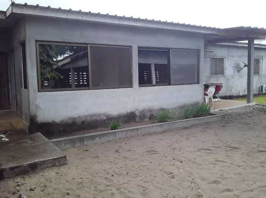Villa à vendre — (photo 1)