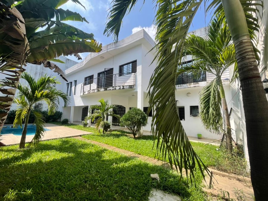 Villa 9 pièces à vendre, Mbadon, Cocody — Mbadon, Cocody (photo 1)